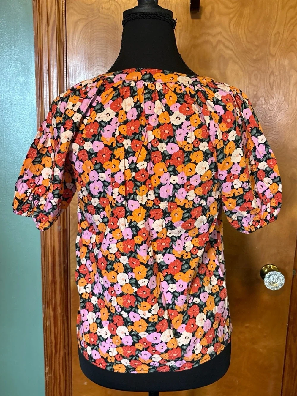 LOFT Black Floral Puff-Sleeve V-Neck Blouse